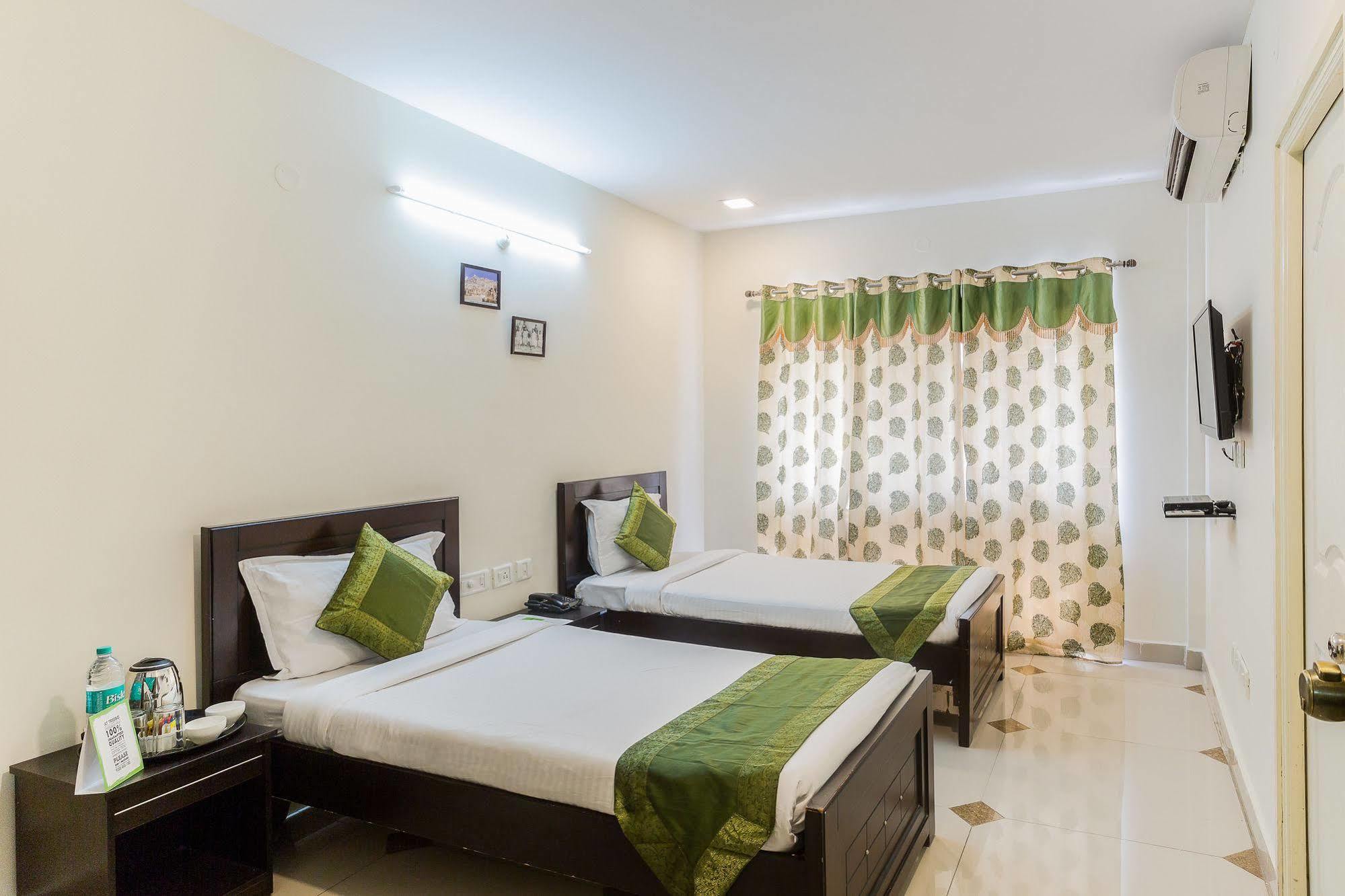 Treebo Srico, Banjara Hills Hotell Hyderabad Eksteriør bilde