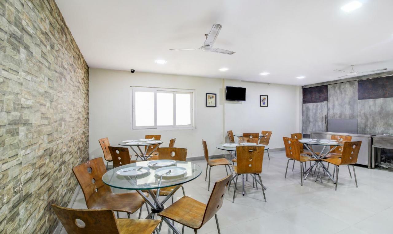 Treebo Srico, Banjara Hills Hotell Hyderabad Eksteriør bilde